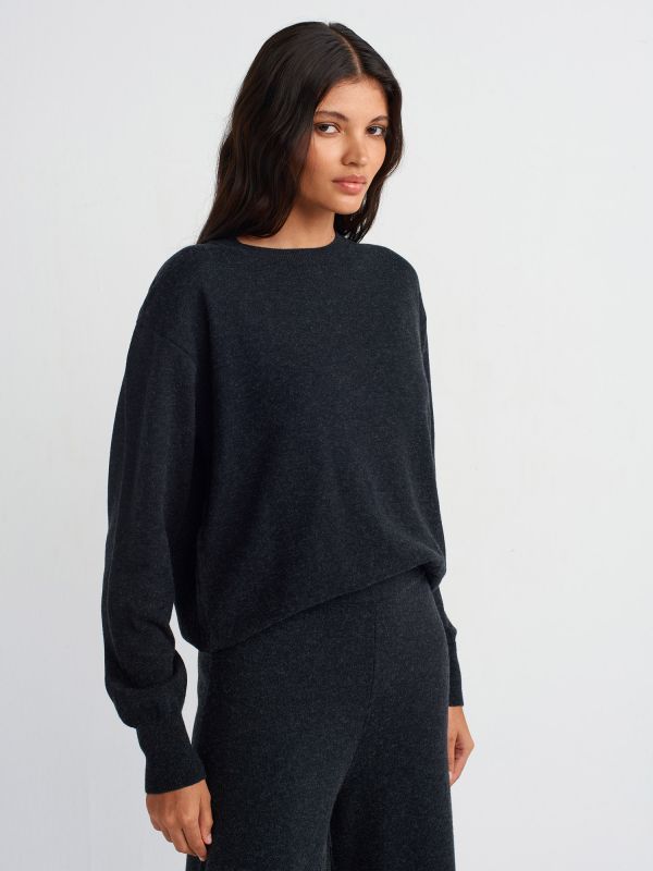 10633 Crew-Neck Basic Knit Sweater-Anthracite