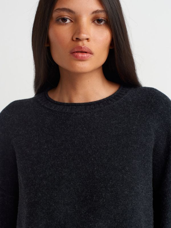 10636 Crew-Neck Stitch Detailed Knit Sweater-Anthracite