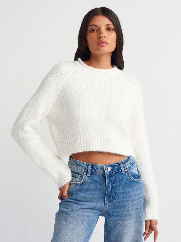 10644 Crew Neck Soft Textured Short Sweater-Ecru