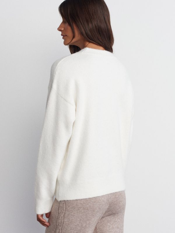 10640 Crew Neck Soft Textured Knit Sweater-Ecru